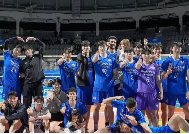 صدرنشین کره در آتش ستاره والیبال ایران سوخت 