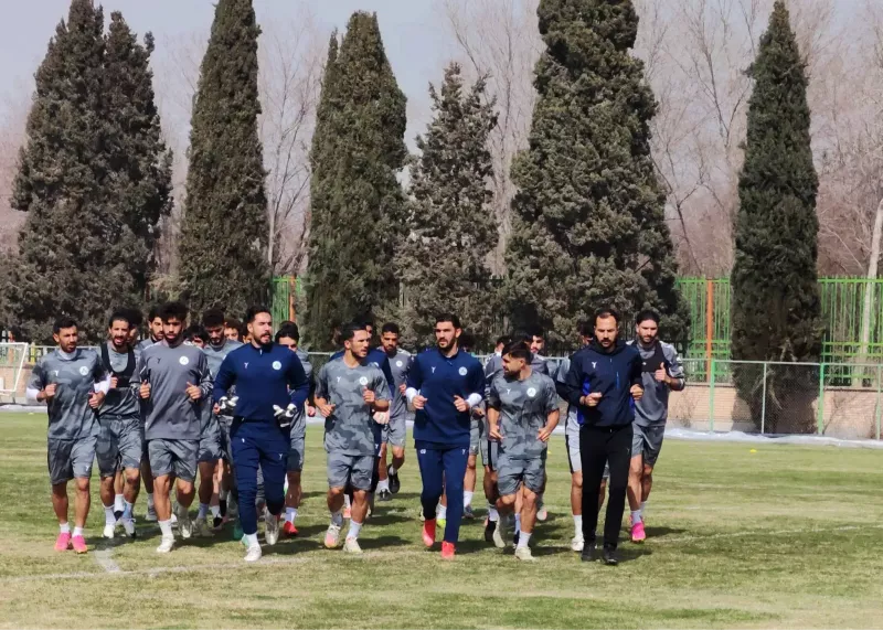 امیدیان، تمرین به جای نشست مطبوعاتی