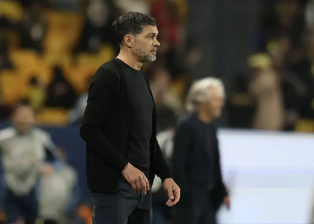 کونسیسائو: از بنزما نپرسید، او در تیم ما نیست!