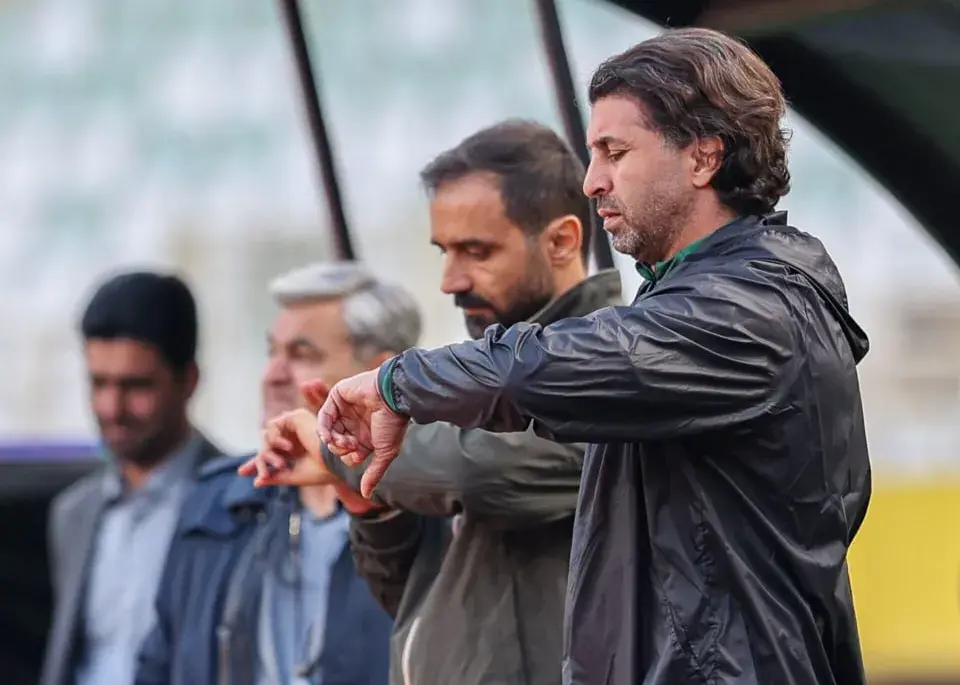 زمان برای نیمکت سپاهان طلا شد!