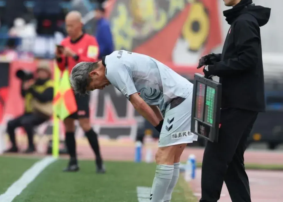 واکنش عجیب فوتبالیست ۵۸ ساله به حضور در ترکیب ثابت