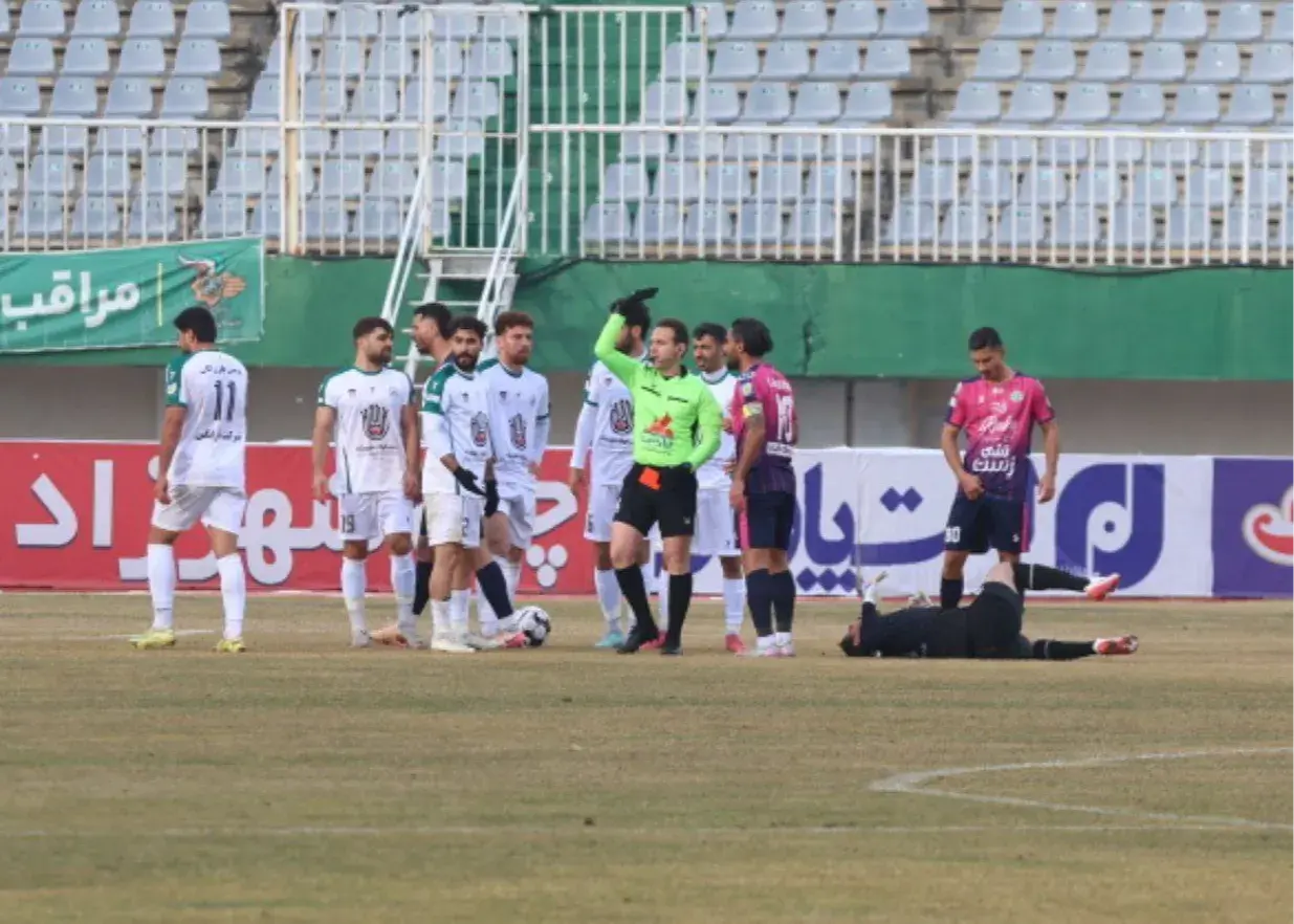 شوک به امیدیان: ذوب‌آهن ۹ نفره شد