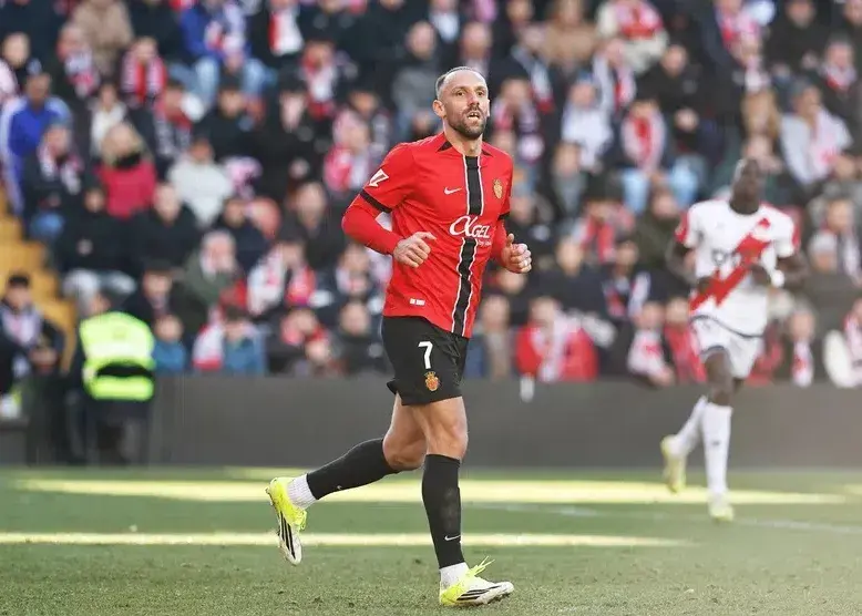 من اصلا قابل مقایسه با لواندوفسکی نیستم