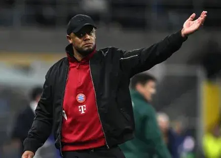 کمپانی: ۷۴ گل زده‌ایم ولی از دفاع انتقاد می‌کنند!