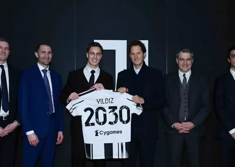 رسمی: یوونتوس با ستاره ترک تمدید کرد