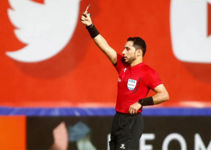 یک‌بار دیگر سرنوشت استقلال در دست داور عمانی