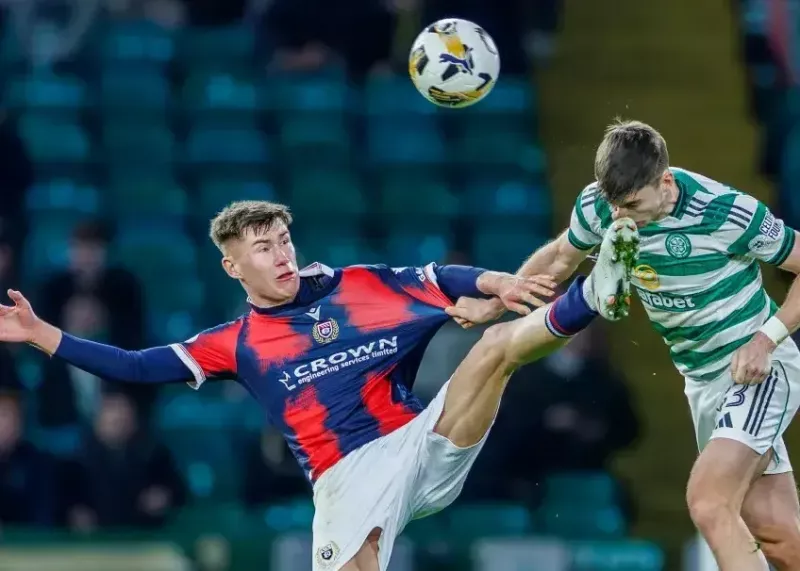 مصدومیت شوکه‌کننده: ستاره اسکاتلندی بیهوش شد