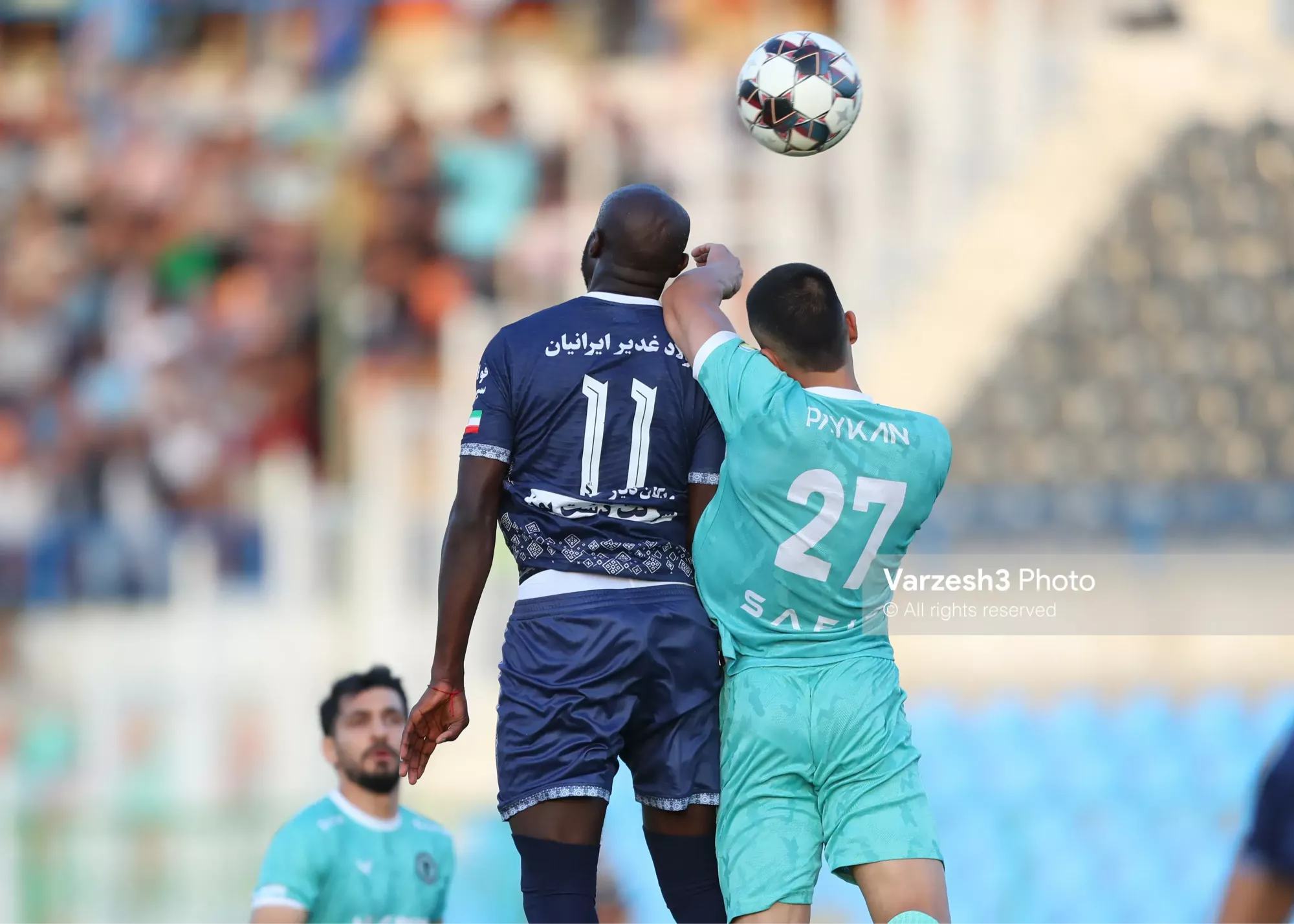 گزارش زنده: چادرملو صفر – پیکان صفر