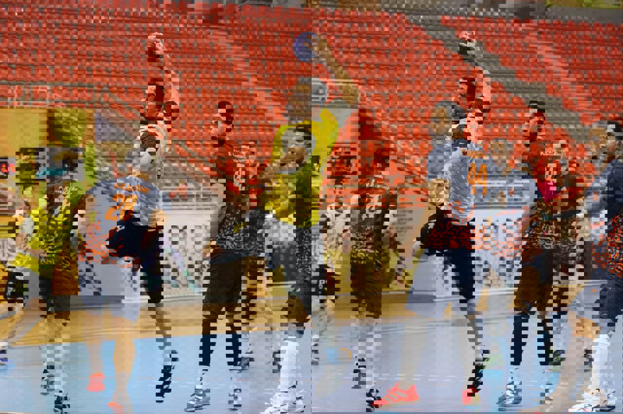 اولین شکست صدرنشین لیگ برتر هندبال