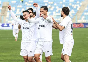 تماشاگران باخت پرسپولیس از پشت بام! (عکس)