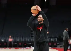 بازگشت مرد یخی با عصا به مسابقه شوت!