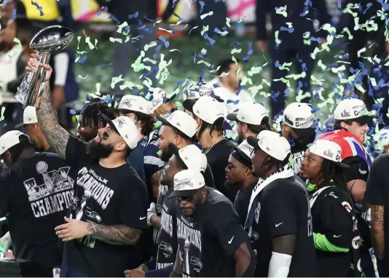 سی‌هاکس با له کردن پاتریوتس سوپربول را فتح کرد