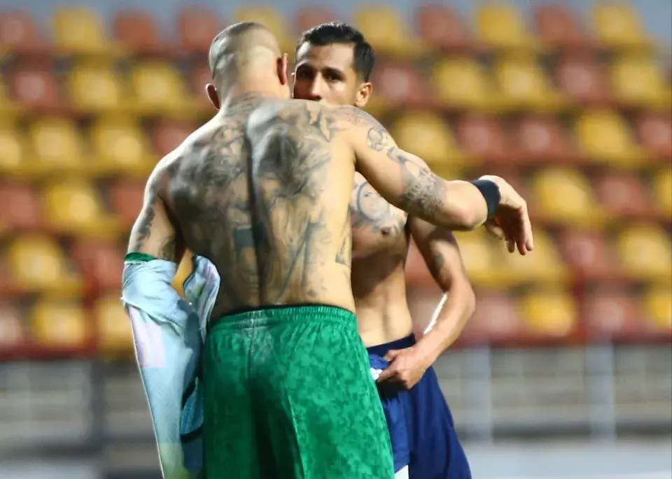 حامد لک و تیکدری در موقعیت آنباکسینگ! (عکس)