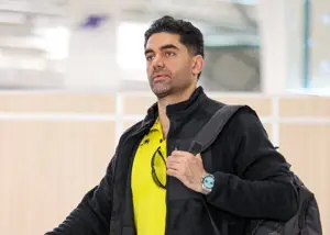 علی کریمی یک قدم نزدیکتر به زمین چمن!