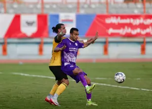 پیراهن آبی لیگ یک بر تن ستاره استقلالیها (عکس)