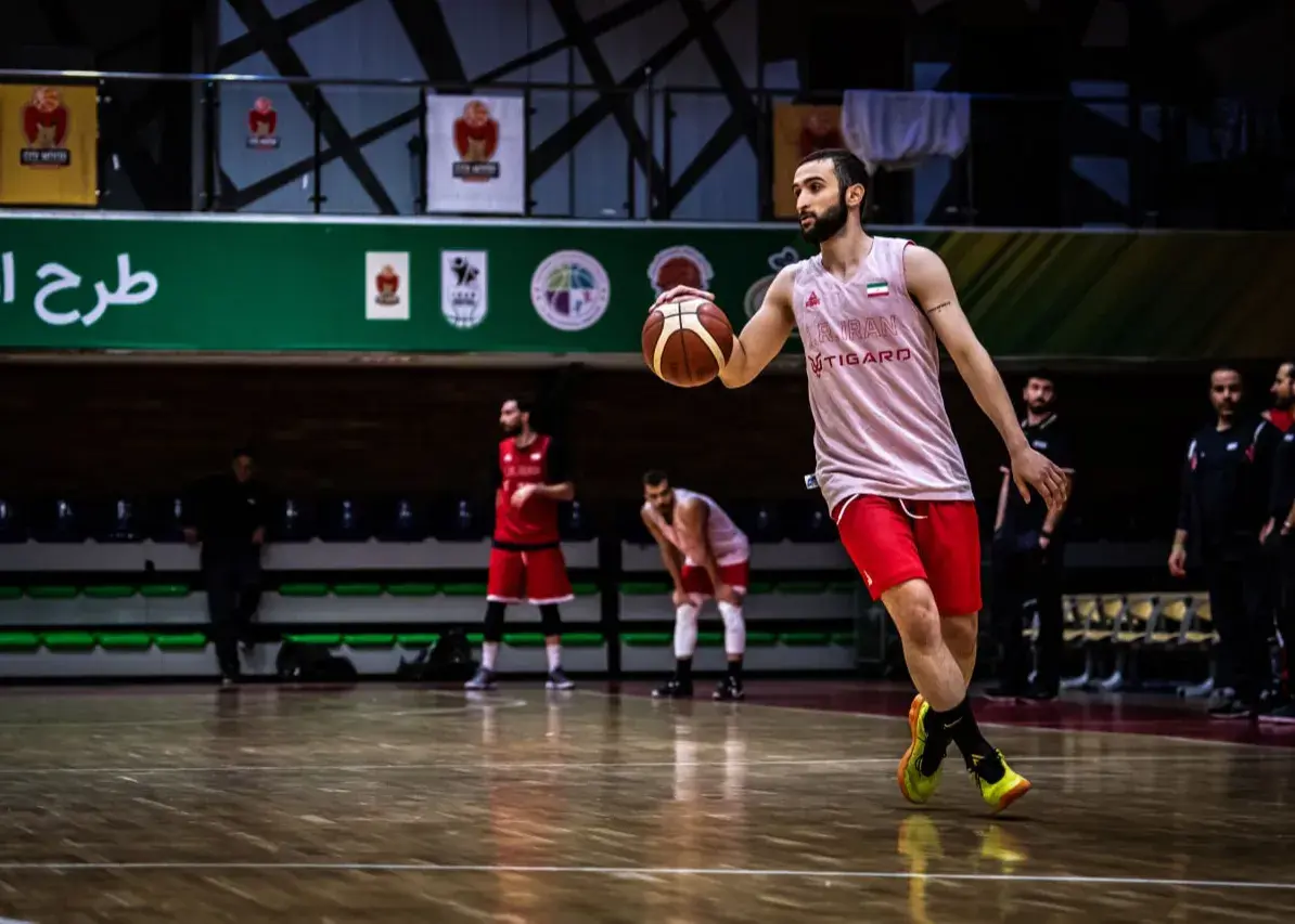 دو گارد سرباز زیر ذره‌بین مرد یونانی تیم ملی!