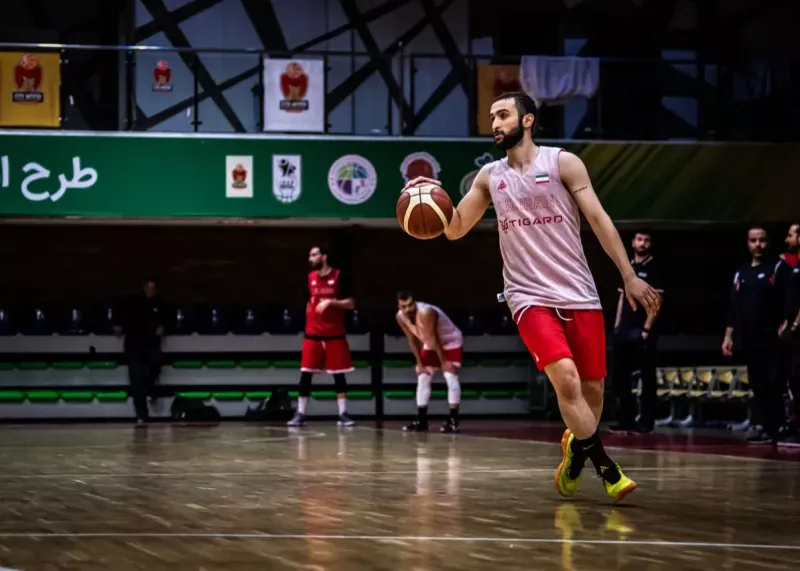 دو گارد سرباز زیر ذره‌بین مرد یونانی تیم ملی!