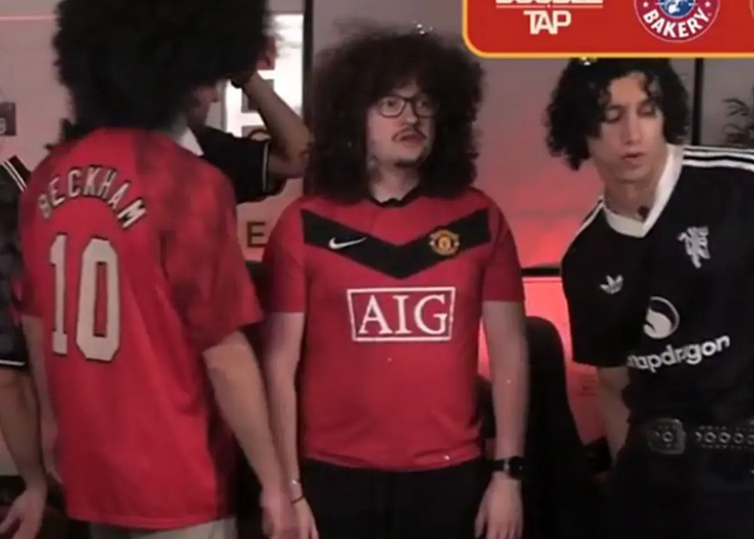 زبان معروف‌ترین هوادار دنیا بند آمد!