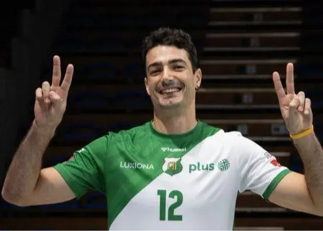 قهرمان المپیک رقیب یا جایگزین ستاره والیبال ایران