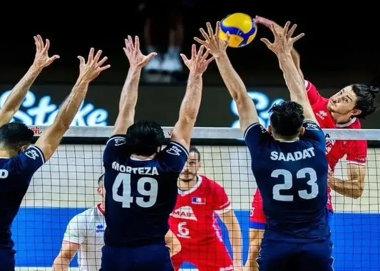 فرانسه- ایران: ساعت ۱۰ شب در ۱۳۰ کیلومتری پاریس