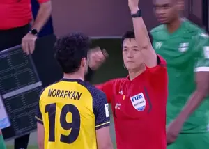 دلداری دسته جمعی بعد از کارت قرمز نورافکن!