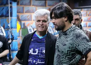 مدیرعاملی که پابه‌پای تیمش تمرین می‌کند(عکس)