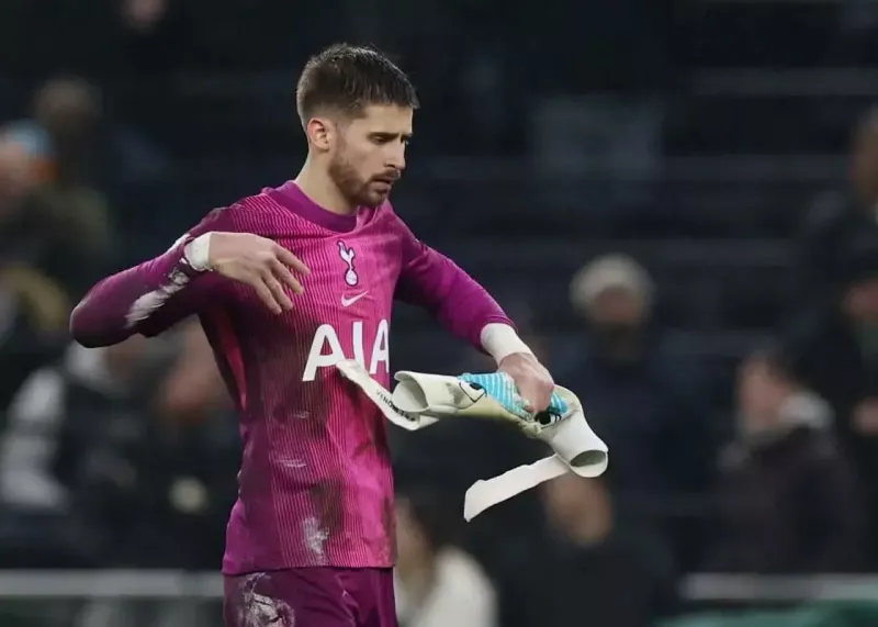 اینتر دروازه‌بان لیگ برتری را نجات می‌دهد