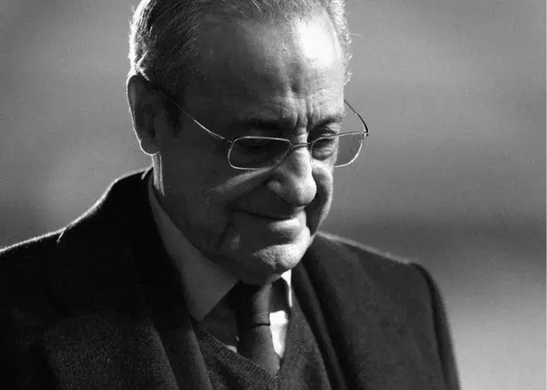 قدرتمندترین رییس فوتبال جهان سقوط‌ کرد