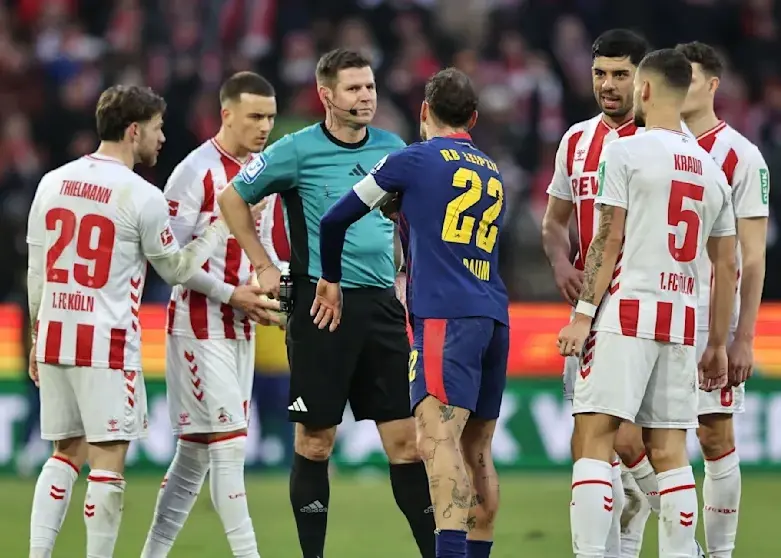 انتقاد شدید دکتر معروف از وی‌ای‌آر بوندسلیگا!