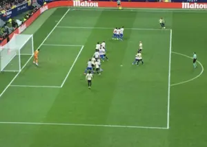 تصمیم بحث‌برانگیز وی‌ای‌آر: چرا گل بارسا مردود شد؟