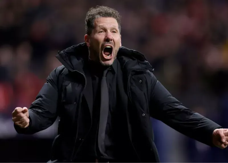 سیمئونه، چهارهیچ و یک شکست تاکتیکی تاریخی