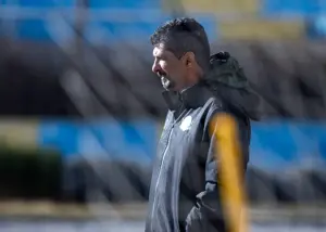 حسینی: پیشگو نیستم ولی در لیگ می‌مانیم