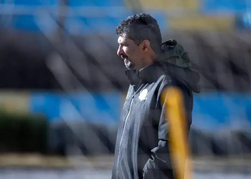 حسینی: پیشگو نیستم ولی در لیگ می‌مانیم