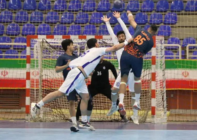 چهار ضلعی مدعیان: اوج حساسیت در لیگ هندبال