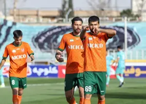 پایان نیمه اول: جباری در آستانه برد بزرگ