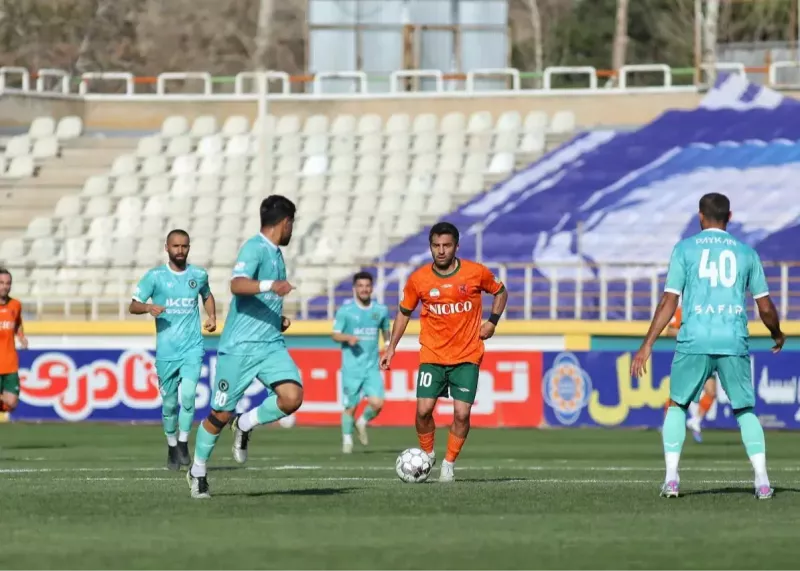 بچه‌های پیکان علیه ایران خودرو و کارمندانش!