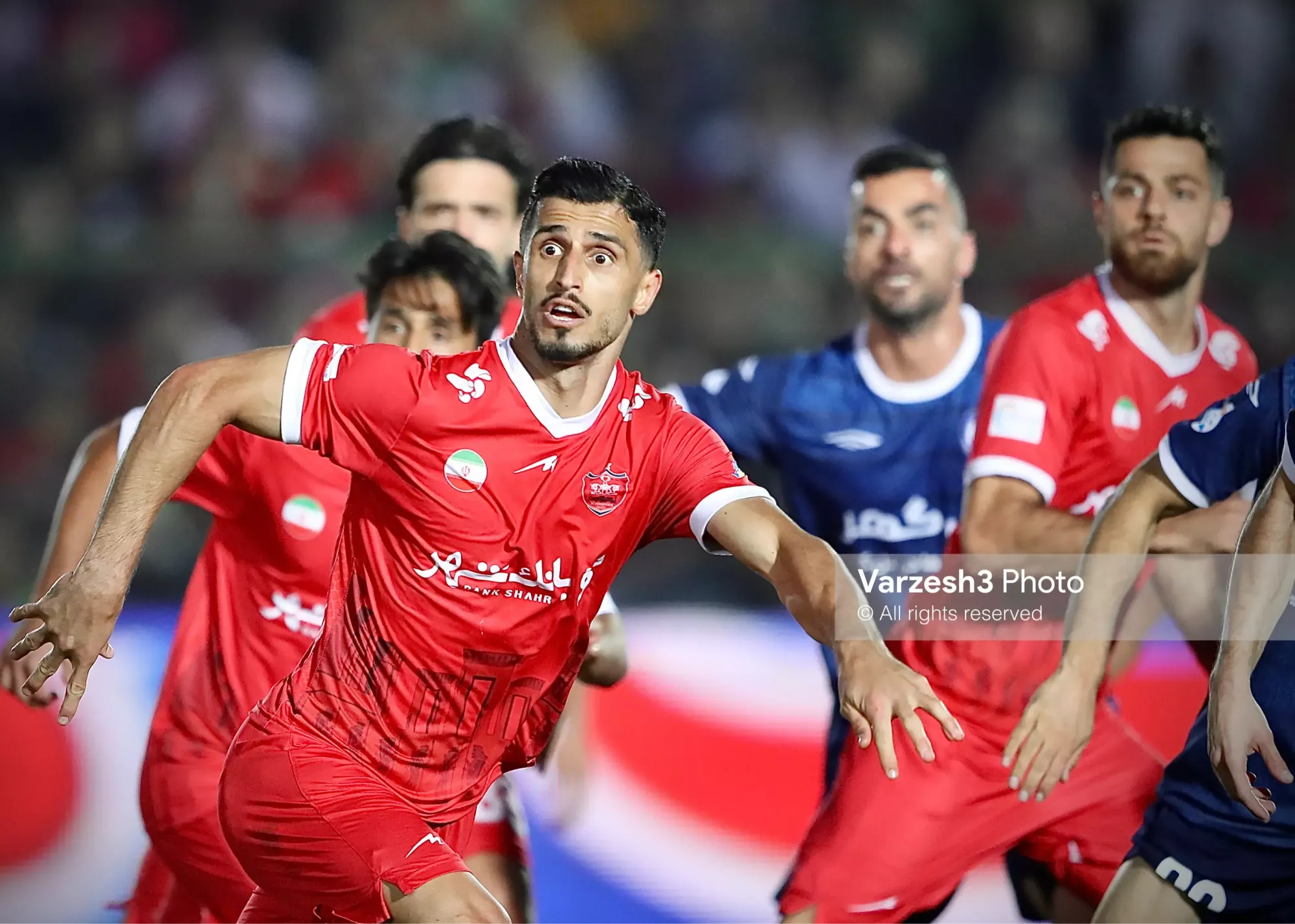 گزارش زنده: گل‌گهر صفر – پرسپولیس صفر