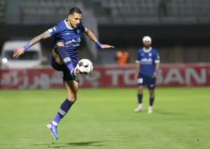 چمن هموار و شلیک‌ پوریا: دومین پاس گل تیکی!