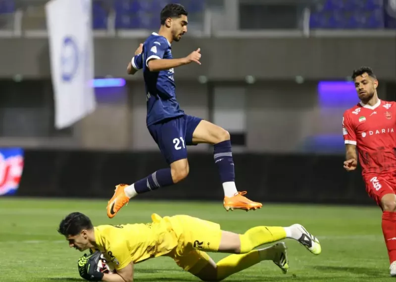 گزارش زنده: گل‌گهر 3 - پرسپولیس 1