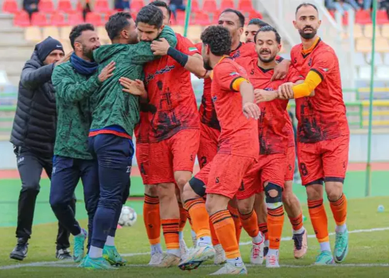 شهربابک شگفتی‌ساز، موی دماغ نساجی