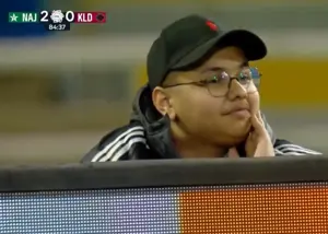 یک خودرو، هدیه به توپ جمع کن مضروب عربستان