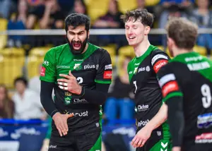 اسفندیار: اولین بار است چنین چیزی میبینم