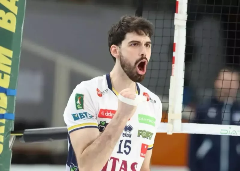 ستاره بدشانس ایتالیا با توپ پر برگشت