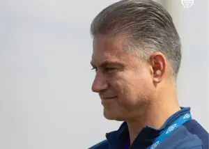 مطهری: بازیکنانم نباید به جدول نگاه کنند