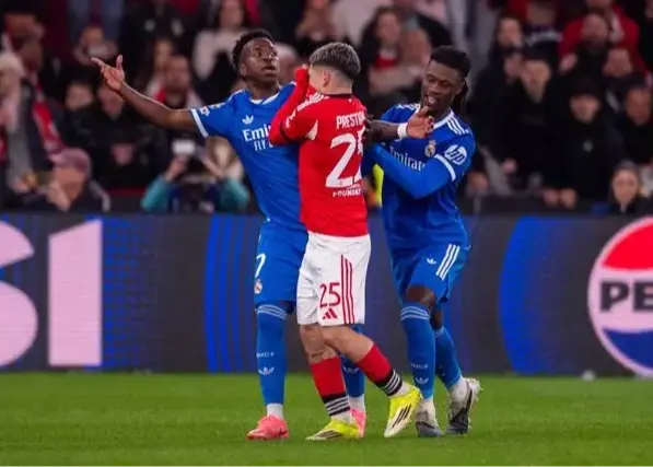 لب‌خوانی: وینیسیوس به بازیکن بنفیکا چه گفت؟