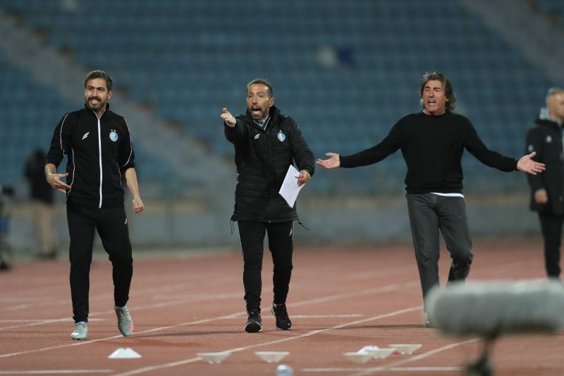 دردسر جدید استقلال: توافق با دستیاران ساپینتو