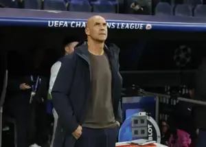 اتفاق عجیب در اتریش: مربی صدرنشین اخراج شد!