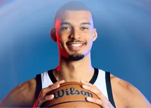 واکنش مکرون به اشتباه عجیب گرافیکی NBA