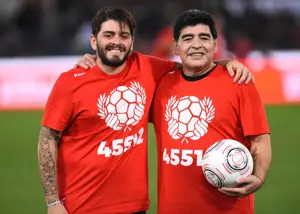 کیوو، دهانت را آب بکش بعد اسم مارادونا را بیاور!