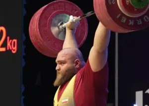 سپاهان کاپ قهرمانی لیگ وزنه‌برداری را فتح کرد